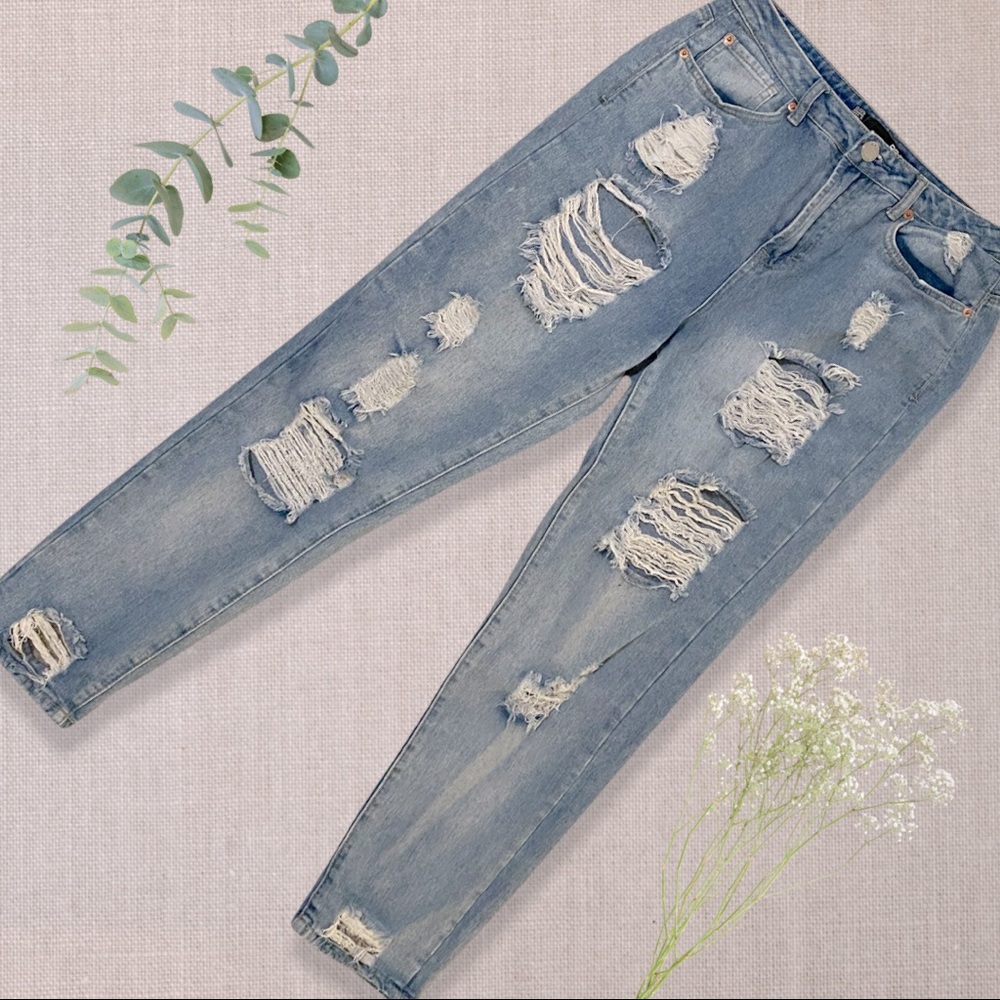 High waist distressed jeans